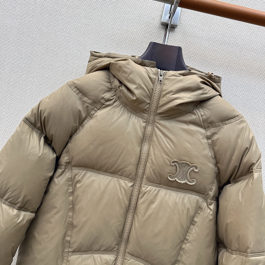 独家首发 Ce 26Ss———秋冬最新款凯旋门徽章刺绣装饰休闲连帽羽绒服外套🤎高级休闲运动风格调 经典面包服造型 高级感