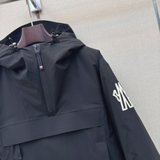 Mc 26Ss———秋冬最新款经典连帽羽绒滑雪服🤍定制超级无敌 正品开发五金配件所有细节处理全面到位 后背logo印花 Mc 26Ss———秋冬最新款经典连帽羽绒滑雪服🤍定制超级无敌 正品开发五金配件所有细节处理全面到位 后背logo印花
