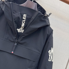 Mc 26Ss———秋冬最新款经典连帽羽绒滑雪服🤍定制超级无敌 正品开发五金配件所有细节处理全面到位 后背logo印花 Mc 26Ss———秋冬最新款经典连帽羽绒滑雪服🤍定制超级无敌 正品开发五金配件所有细节处理全面到位 后背logo印花