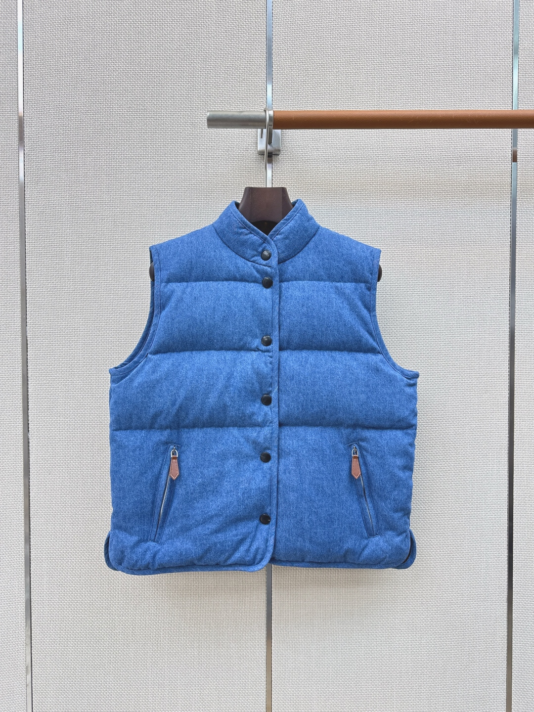 独家首发 lp🆕 26Ss———秋冬最新款高奢极简风穿搭羽绒马甲外套🩵简奢穿搭丹宁系列羽绒夹克～～ 面包服车线工艺 复古