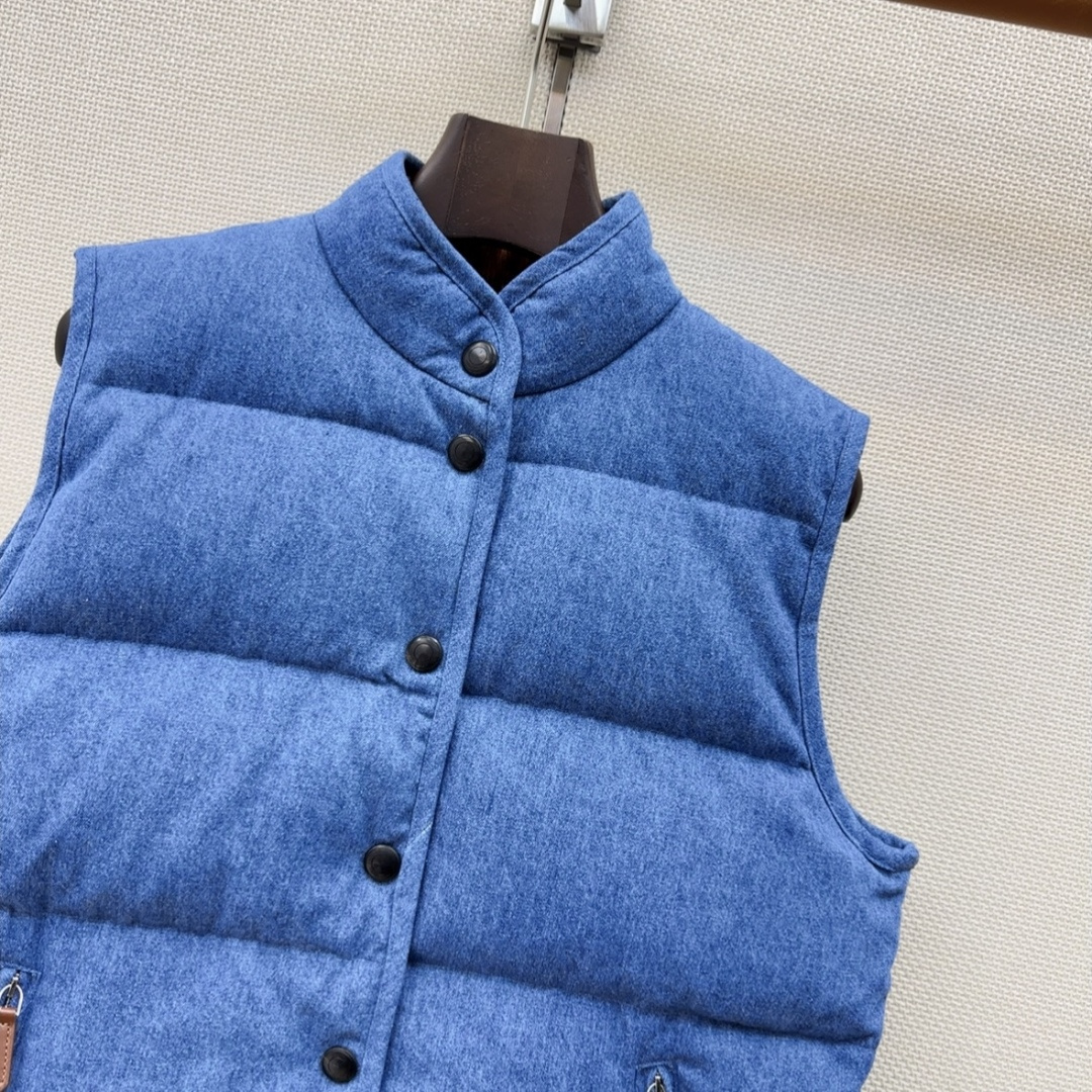 独家首发 lp🆕 26Ss———秋冬最新款高奢极简风穿搭羽绒马甲外套🩵简奢穿搭丹宁系列羽绒夹克～～ 面包服车线工艺 复古