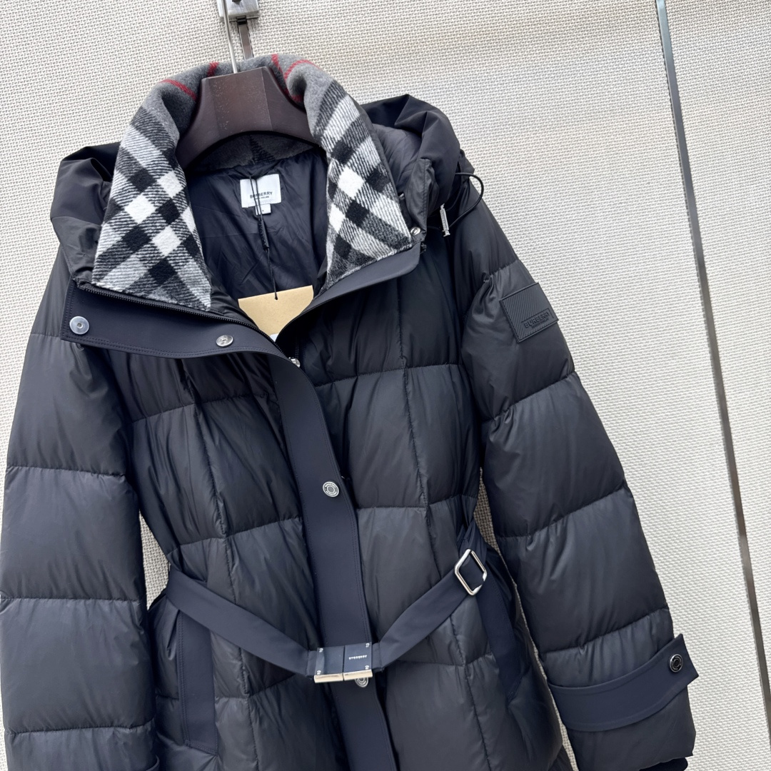 Bur 26Ss————秋冬最新款连帽长款羽绒服外套🤎H版型连帽拉链外套版型 90白鹅绒填充防风御寒效果绝佳 不显臃肿更