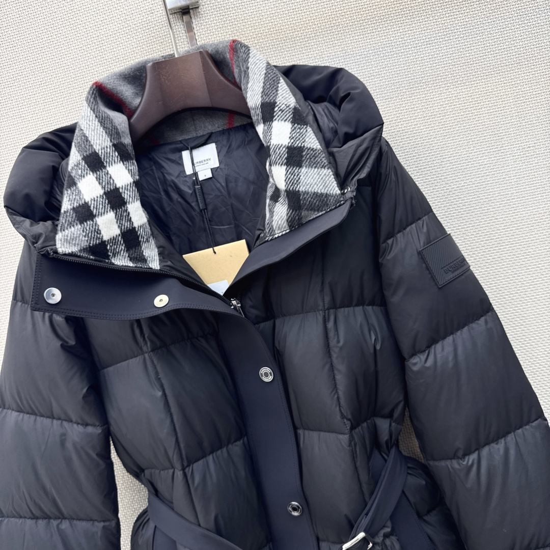 Bur 26Ss————秋冬最新款连帽中长款羽绒服外套🤎H版型连帽拉链外套版型 90白鹅绒填充防风御寒效果绝佳 不显臃肿