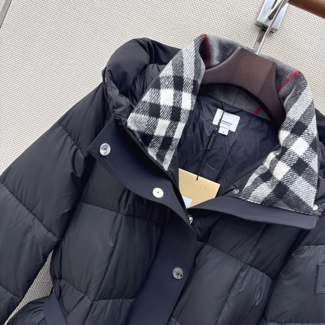Bur 26Ss————秋冬最新款连帽中长款羽绒服外套🤎H版型连帽拉链外套版型 90白鹅绒填充防风御寒效果绝佳 不显臃肿