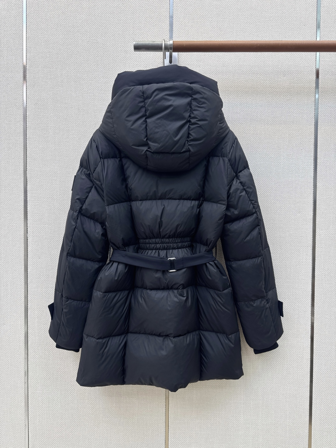 Bur 26Ss————秋冬最新款连帽中长款羽绒服外套🤎H版型连帽拉链外套版型 90白鹅绒填充防风御寒效果绝佳 不显臃肿