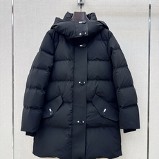Bur 26Ss————秋冬最新款连帽中长款羽绒服外套🤎H版型连帽拉链外套版型 90白鹅绒填充防风御寒效果绝佳 不显臃肿 Bur 26Ss————秋冬最新款连帽中长款羽绒服外套🤎H版型连帽拉链外套版型 90白鹅绒填充防风御寒效果绝佳 不显臃肿