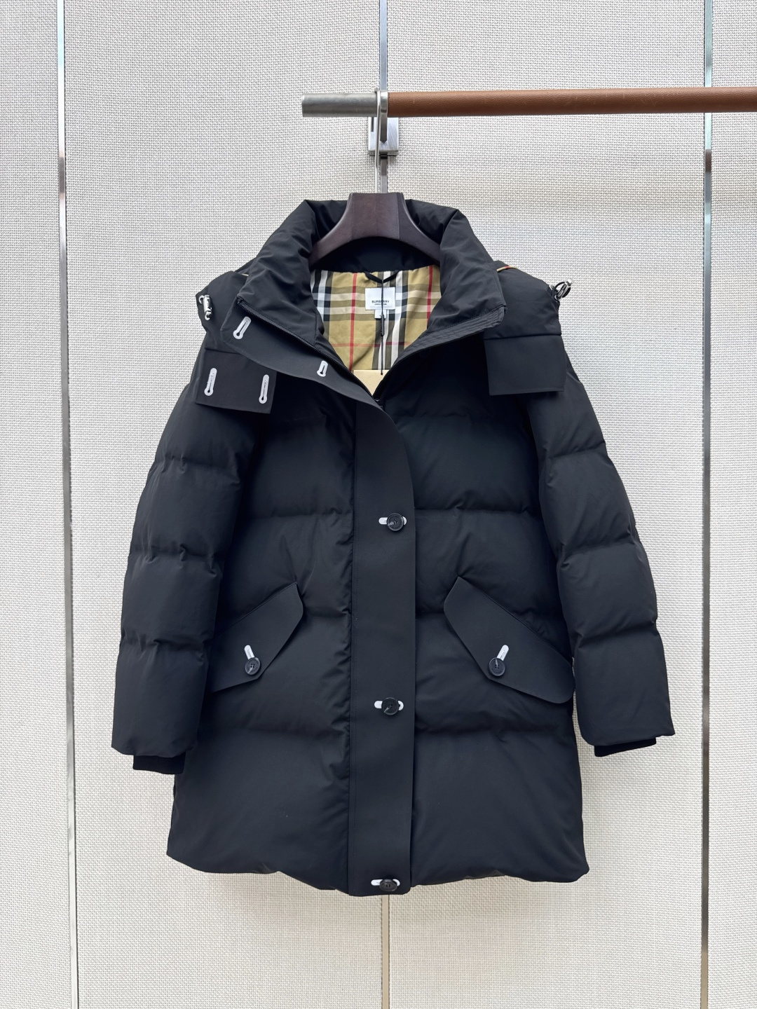 Bur 26Ss————秋冬最新款连帽中长款羽绒服外套🤎H版型连帽拉链外套版型 90白鹅绒填充防风御寒效果绝佳 不显臃肿 Bur 26Ss————秋冬最新款连帽中长款羽绒服外套🤎H版型连帽拉链外套版型 90白鹅绒填充防风御寒效果绝佳 不显臃肿