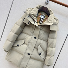 Bur 26Ss————秋冬最新款连帽中长款羽绒服外套🤎H版型连帽拉链外套版型 90白鹅绒填充防风御寒效果绝佳 不显臃肿 Bur 26Ss————秋冬最新款连帽中长款羽绒服外套🤎H版型连帽拉链外套版型 90白鹅绒填充防风御寒效果绝佳 不显臃肿