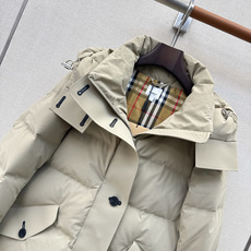 Bur 26Ss————秋冬最新款连帽中长款羽绒服外套🤎H版型连帽拉链外套版型 90白鹅绒填充防风御寒效果绝佳 不显臃肿 Bur 26Ss————秋冬最新款连帽中长款羽绒服外套🤎H版型连帽拉链外套版型 90白鹅绒填充防风御寒效果绝佳 不显臃肿