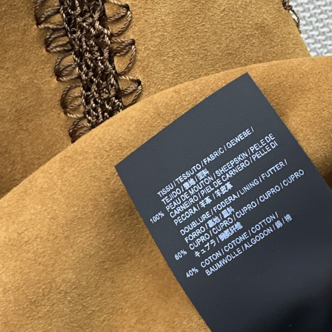 品质控必入 Es 26Ss————秋冬最新款重工艺定位手工勾织缕空拼接麂皮绒面羊皮马甲🤎内面全闭绒工艺小羊皮面料 进口麂