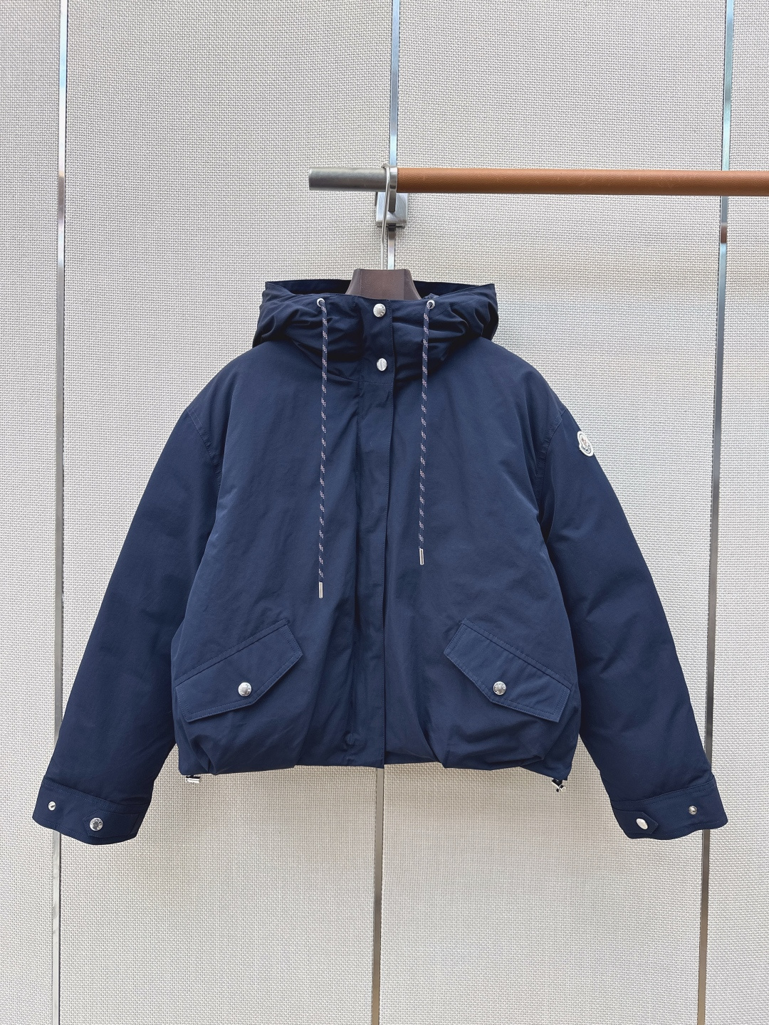 Mc 26Ss———— 🖤 H logo 90 sml s 51 120 52 l Novità Trench Giacca Trench