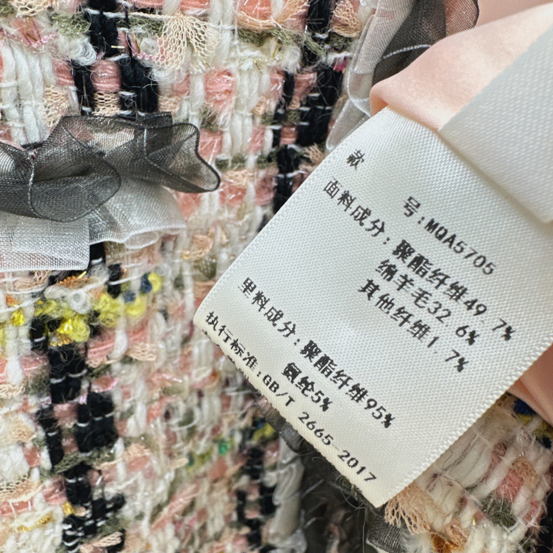 独家首发 C家 26Ss————秋冬最新款编织粗纺外套🖤绝美高级编织面料 实物超美 立体肌理感精致感满满 上身自带一种高