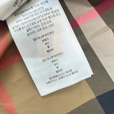 Bur 26SS ———秋冬新款经典双排扣连帽长款羽绒服外套 🖤采用进口车缝定格 实穿性很高 专柜每年必火的经典款 轻松 Bur 26SS ———秋冬新款经典双排扣连帽长款羽绒服外套 🖤采用进口车缝定格 实穿性很高 专柜每年必火的经典款 轻松