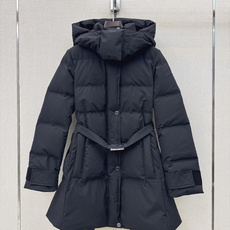 Bur 26Ss————秋冬最新款连帽中长款羽绒服外套 🩶H版型连帽拉链外套版型 90白鹅绒填充防风御寒效果绝佳 不显臃 Bur 26Ss————秋冬最新款连帽中长款羽绒服外套 🩶H版型连帽拉链外套版型 90白鹅绒填充防风御寒效果绝佳 不显臃