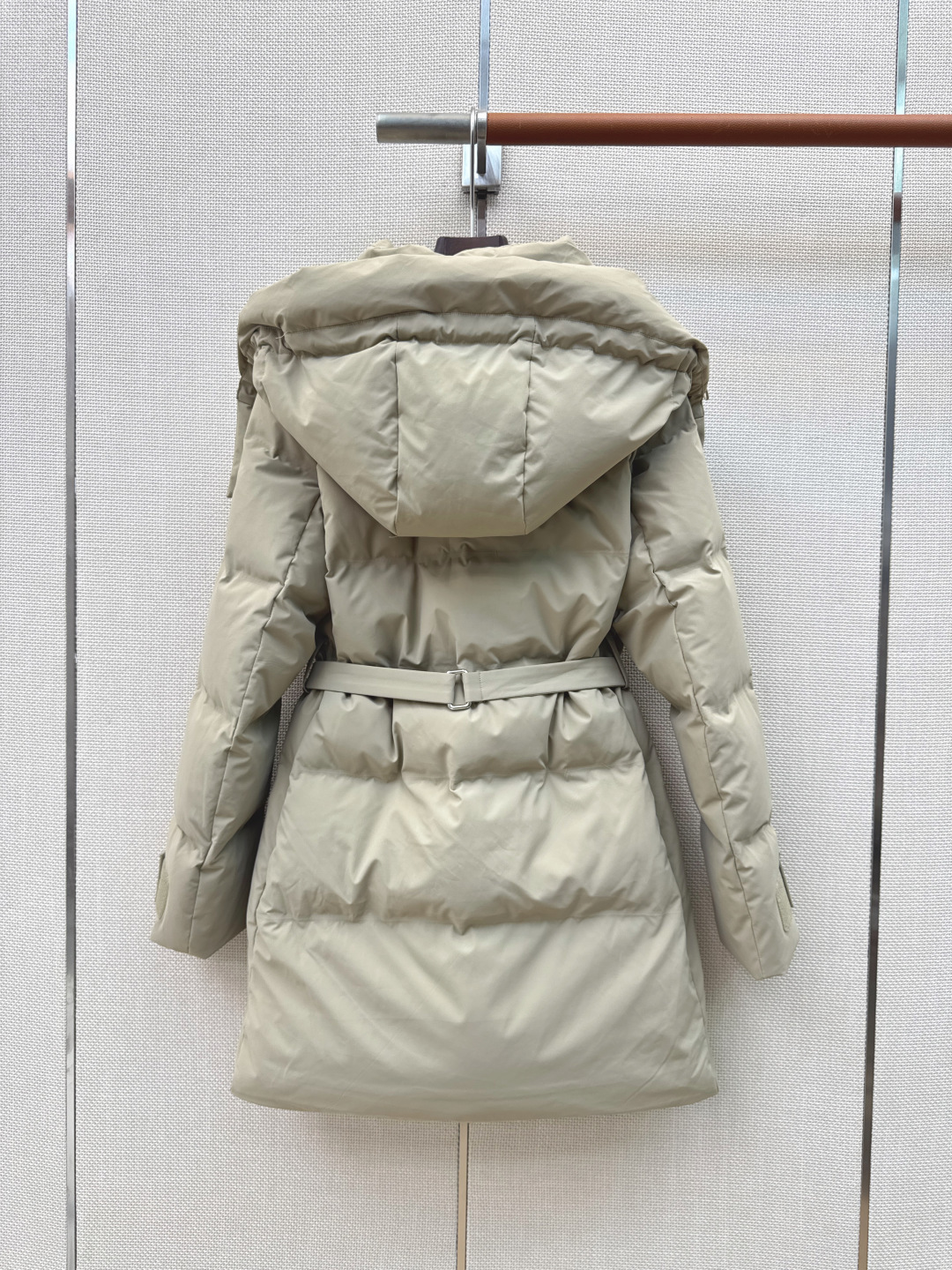 Bur 26Ss————秋冬最新款连帽中长款羽绒服外套 🩶H版型连帽拉链外套版型 90白鹅绒填充防风御寒效果绝佳 不显臃