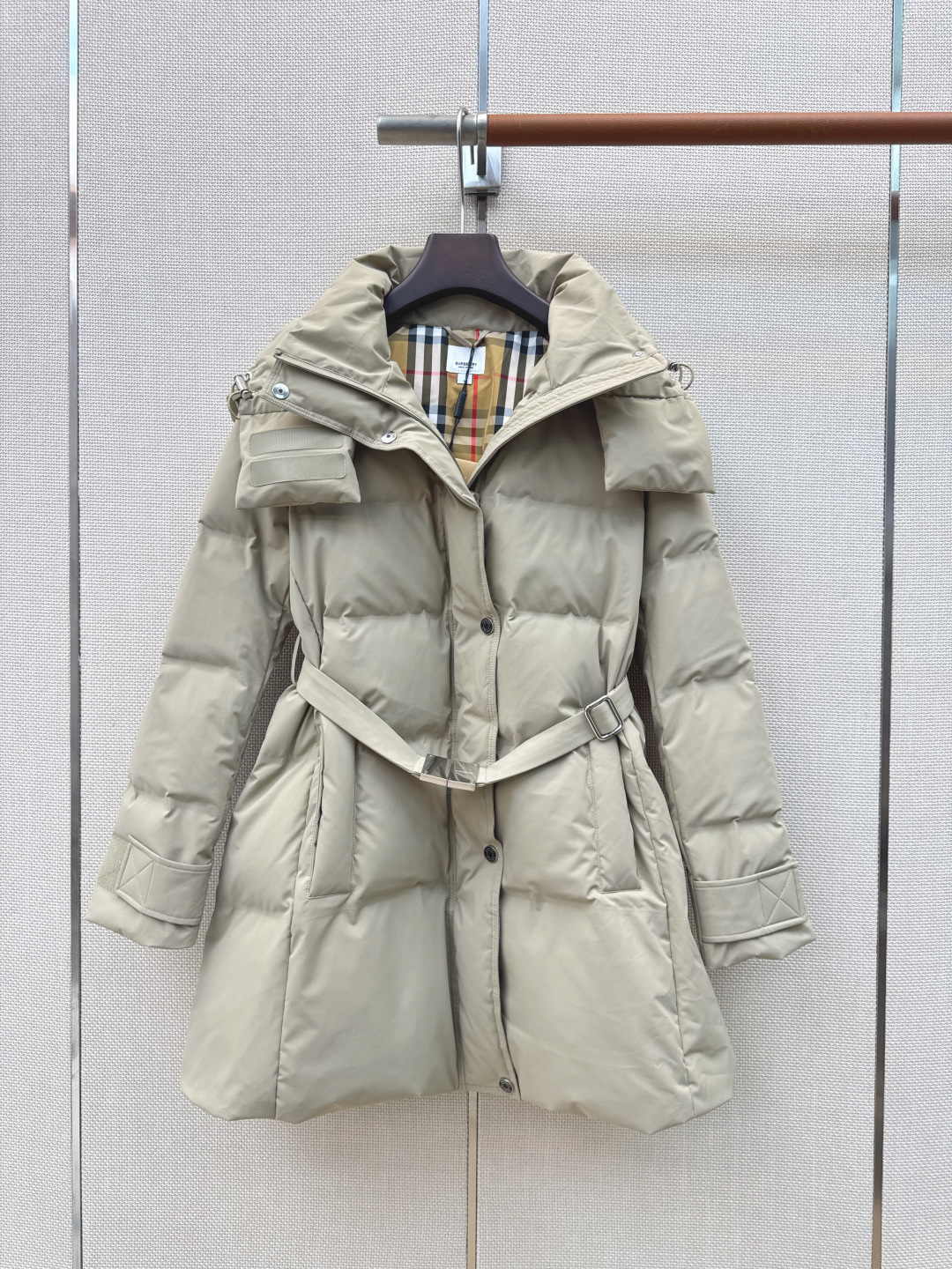 Bur 26Ss————秋冬最新款连帽中长款羽绒服外套 🩶H版型连帽拉链外套版型 90白鹅绒填充防风御寒效果绝佳 不显臃