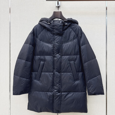 Max 26Ss———秋冬最新款简约中长款连帽面包服羽绒服🩶经典休闲中长款版型上身百搭时髦又帅气 质感细腻柔软 90%进 Max 26Ss———秋冬最新款简约中长款连帽面包服羽绒服🩶经典休闲中长款版型上身百搭时髦又帅气 质感细腻柔软 90%进