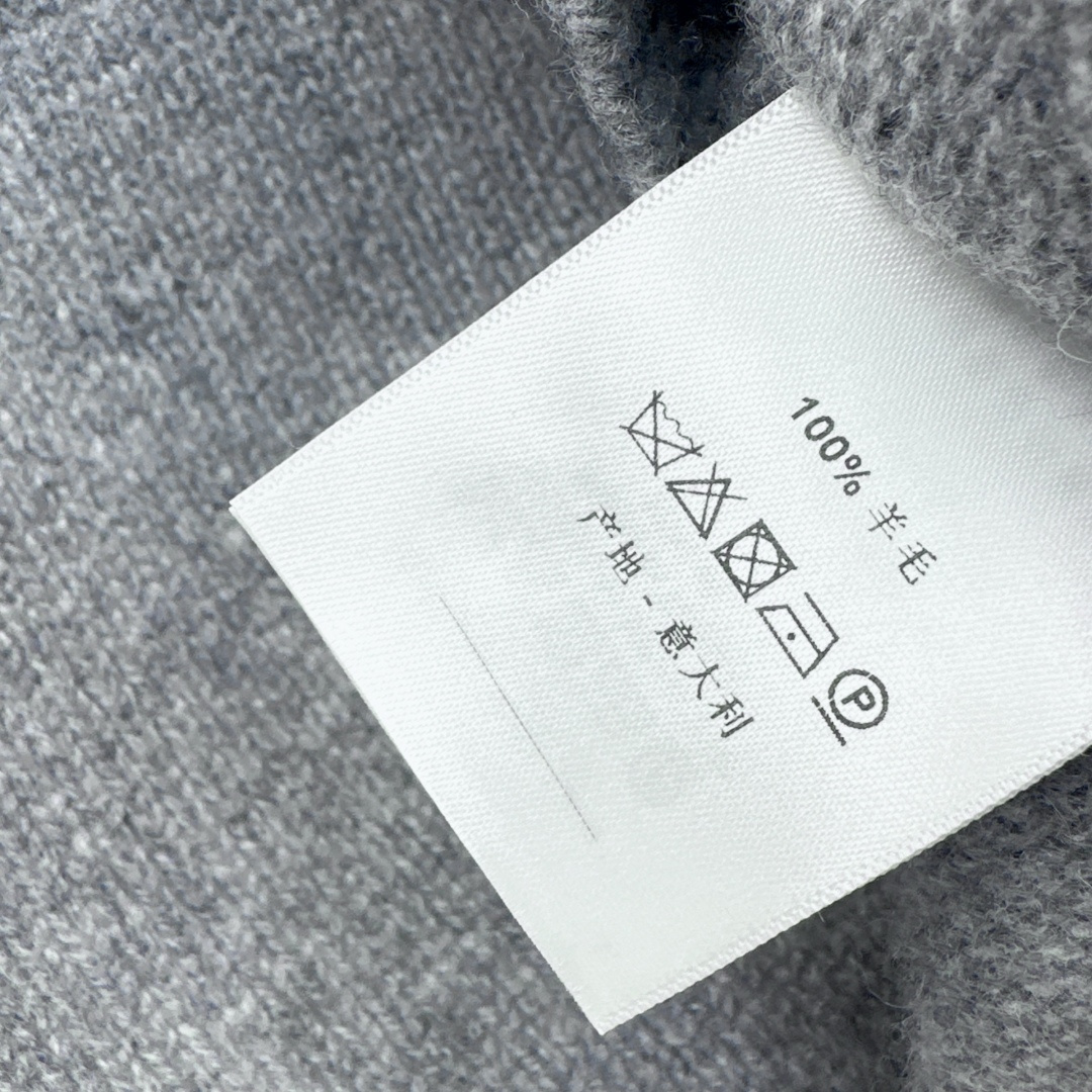 纸片人穿搭 Row 26Ss————早秋最新款高领中袖针织衫🖤减龄超级显瘦神器 极简叠搭单品 白富美必入气质打底单品休闲