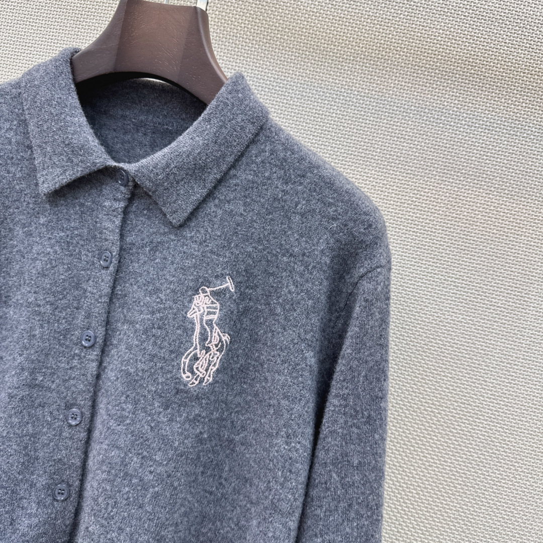 RL 26Ss————秋冬最新款小马刺绣图案翻领针织衫🩶定制羊毛针织纱线材质织造 舒适软糯 穿搭洋气 翻领针织长袖 营造