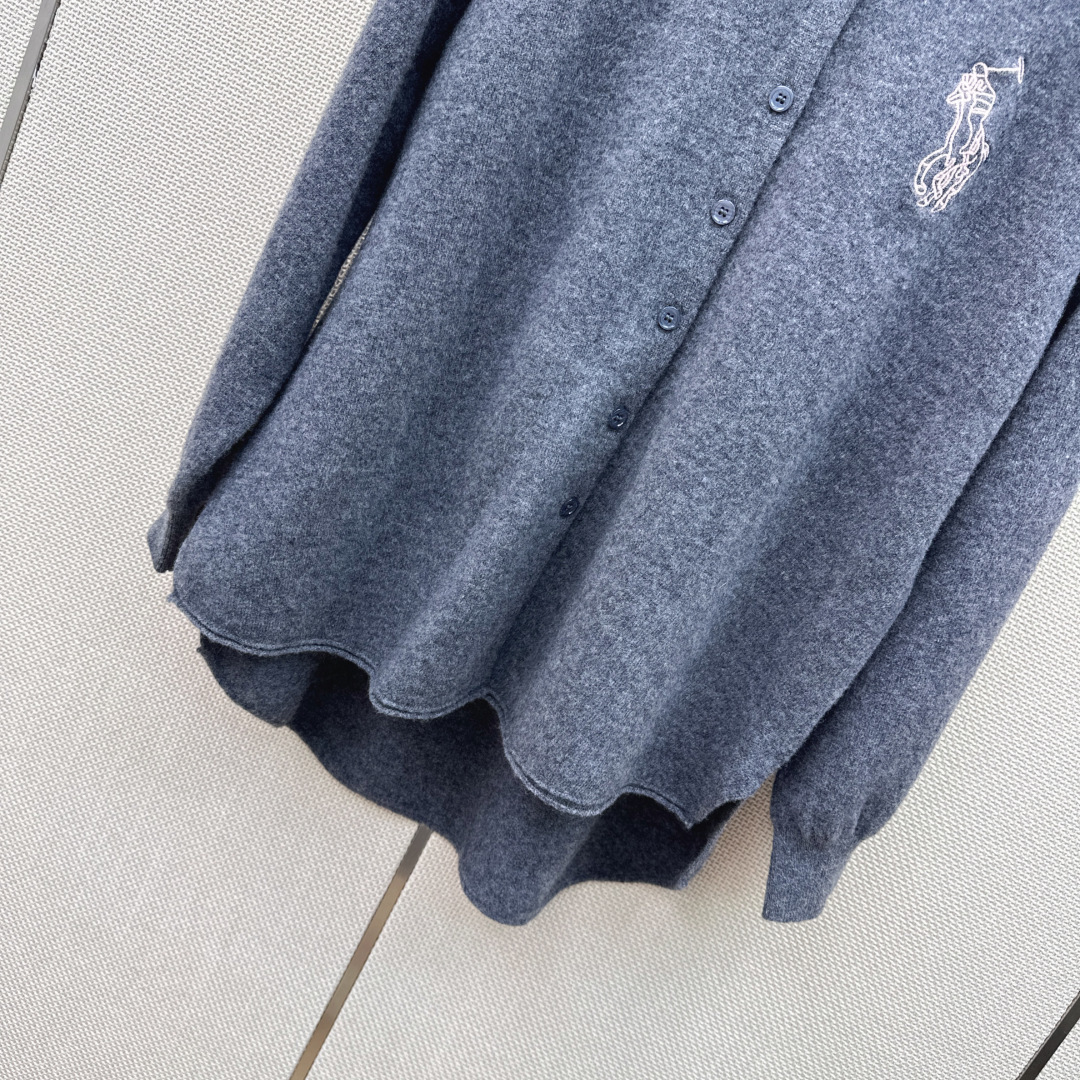 RL 26Ss————秋冬最新款小马刺绣图案翻领针织衫🩶定制羊毛针织纱线材质织造 舒适软糯 穿搭洋气 翻领针织长袖 营造