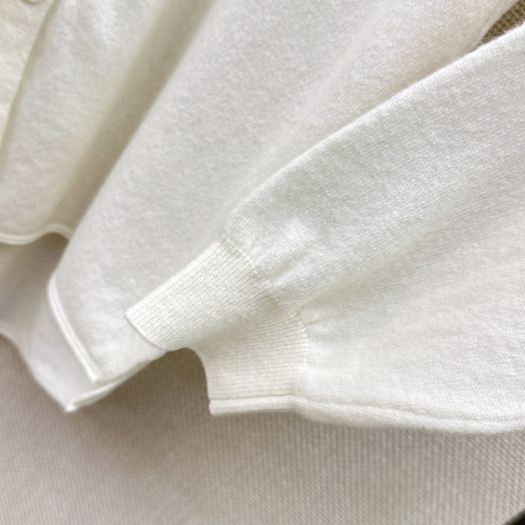 RL 26Ss————秋冬最新款小马刺绣图案翻领针织衫🩶定制羊毛针织纱线材质织造 舒适软糯 穿搭洋气 翻领针织长袖 营造