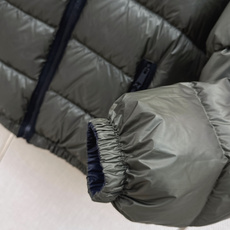 Miu 26Ss———秋冬最新款连帽面包服羽绒外套🩶定制开发五金配件所有细节处理全面到位 微宽松连帽版型剪裁上身效果超赞 Miu 26Ss———秋冬最新款连帽面包服羽绒外套🩶定制开发五金配件所有细节处理全面到位 微宽松连帽版型剪裁上身效果超赞