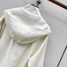 lp🆕 26Ss———秋冬最新款温柔米杏色连帽宽松外套 🤍休闲松弛的工装风版型 立领搭配连帽设计 帽绳配有精致金属绳扣 lp🆕 26Ss———秋冬最新款温柔米杏色连帽宽松外套 🤍休闲松弛的工装风版型 立领搭配连帽设计 帽绳配有精致金属绳扣