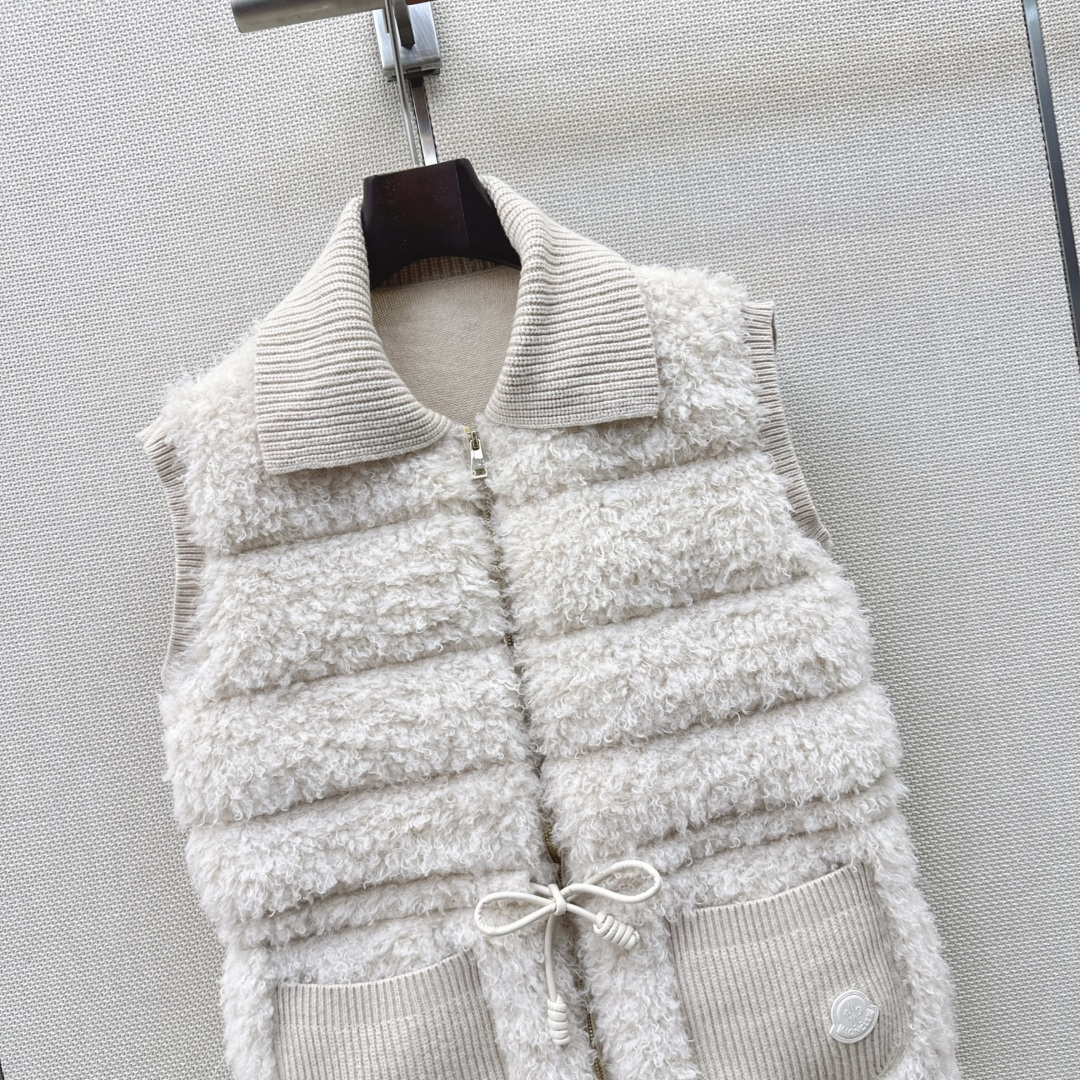 Жилет Moncler
