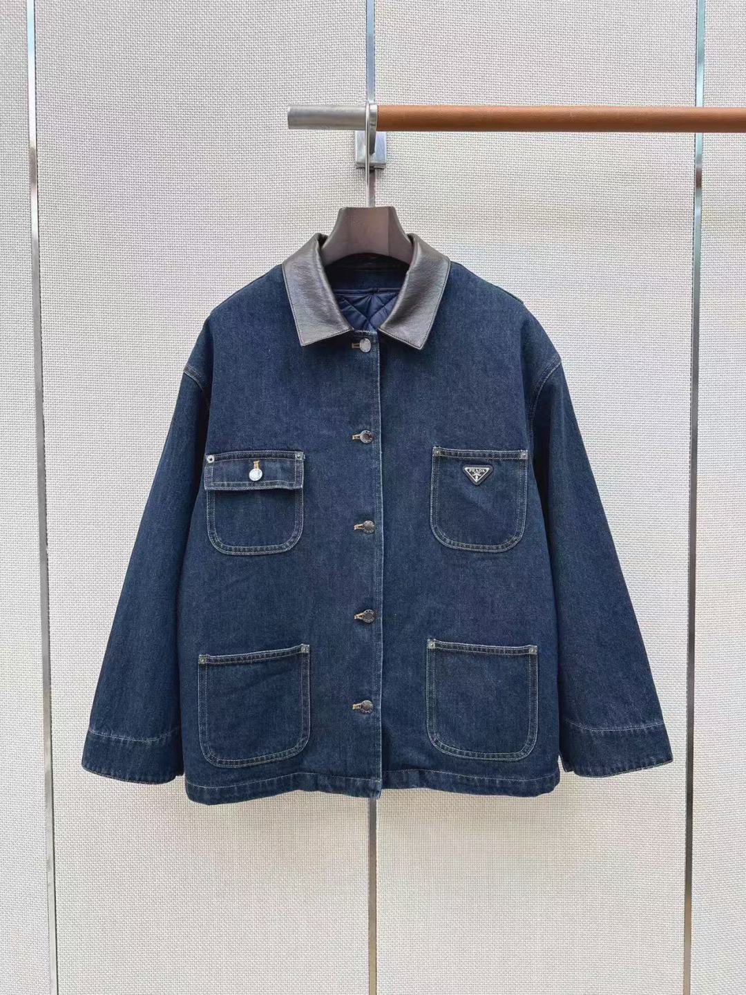 Жилет Prada