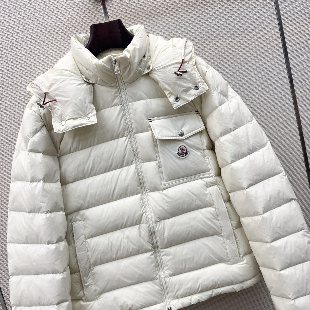 Пуховик Moncler
