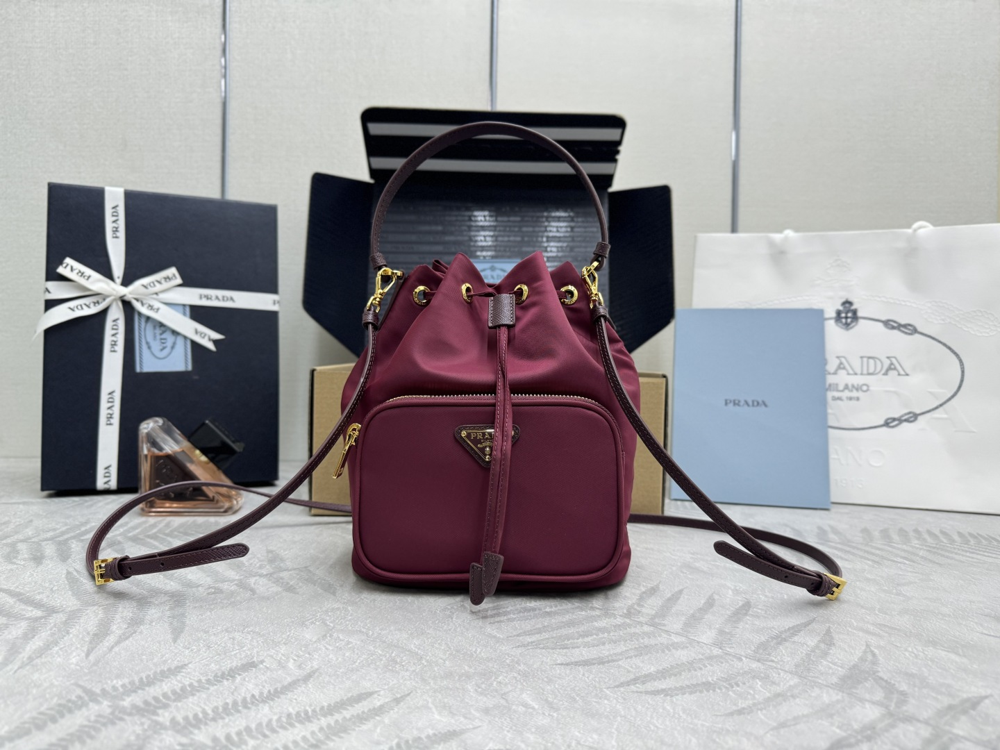 PRADA сумка-ведро нейлоновая ручная/через плечо с карманом для хранения