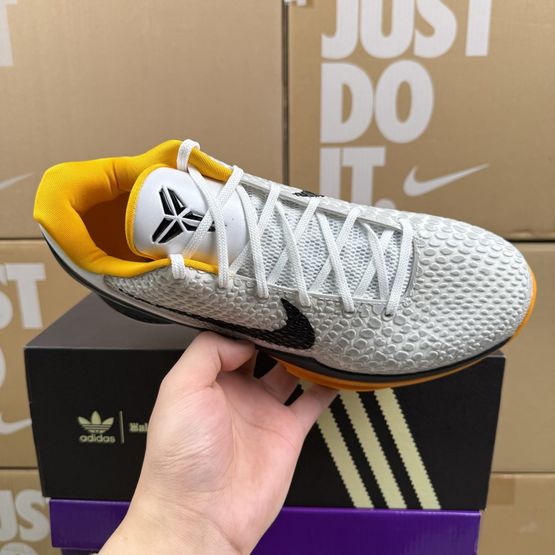 特价福利‼️年终纯原特价 知名大厂套现 科6纯原 色入库 真·碳板 原盒原标 总数不多 4000+目前码