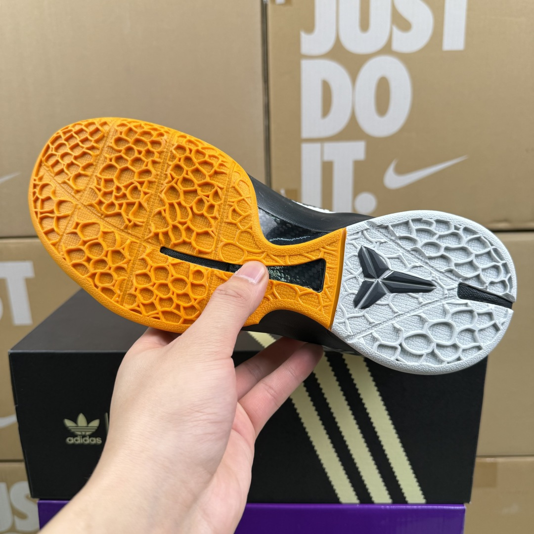 特价福利‼️年终纯原特价 知名大厂套现 科6纯原 色入库 真·碳板 原盒原标 总数不多 4000+目前码