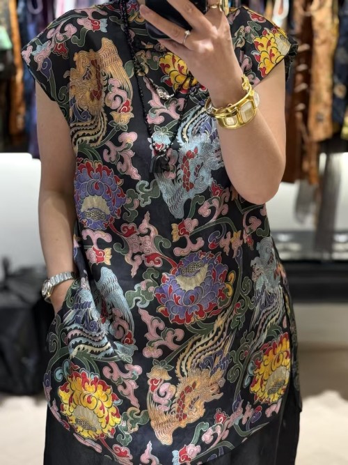 Elegant Sleeveless Cheongsam Dress - Chinese Style Silk Qipao with Phoenix Print 1 Elegant Sleeveless Cheongsam Dress - Chinese Style Silk Qipao with Phoenix Print