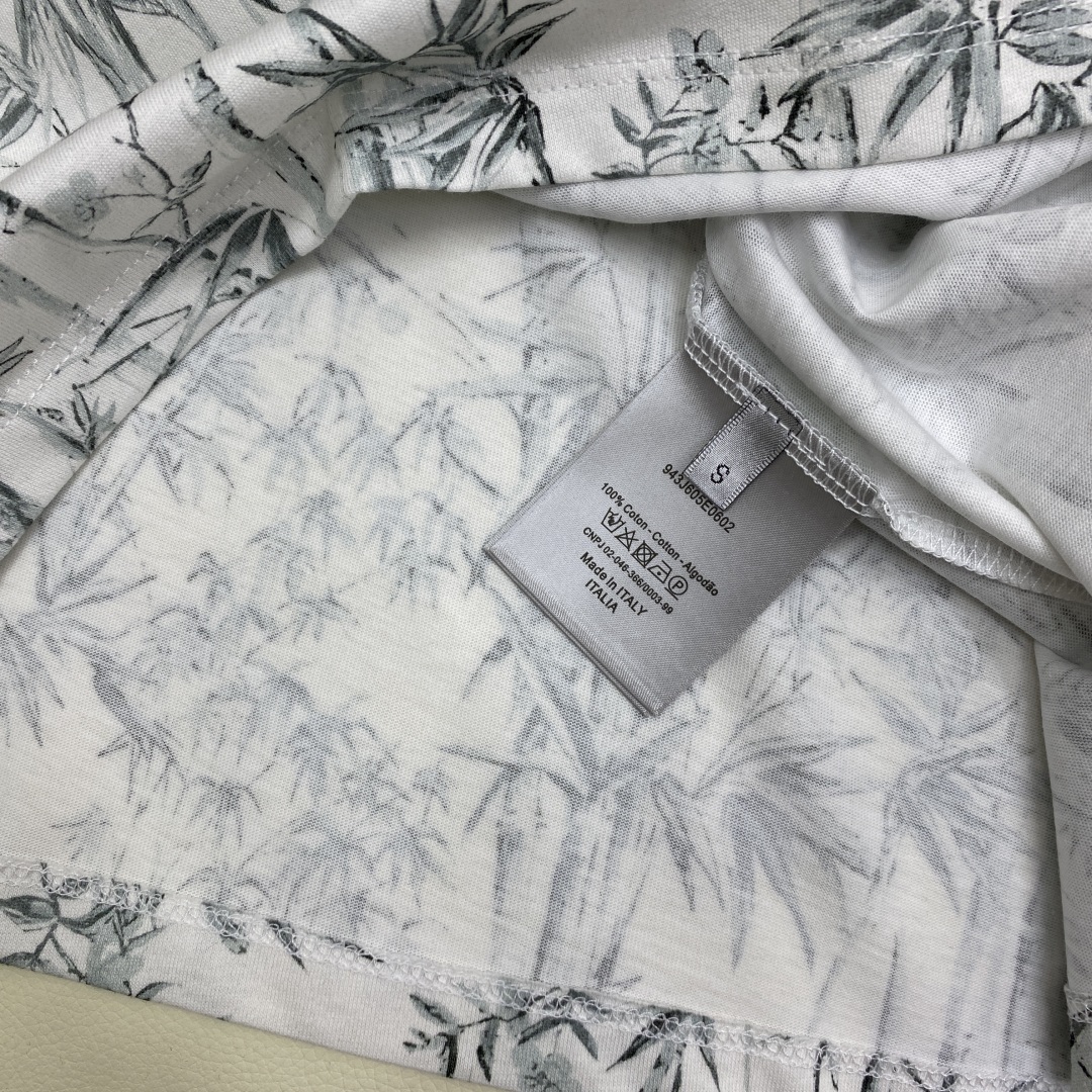 Christian Dior Floral Print Crew Neck T-Shirt - Soft Cotton Blend 8 cmp m1747110359873 3333