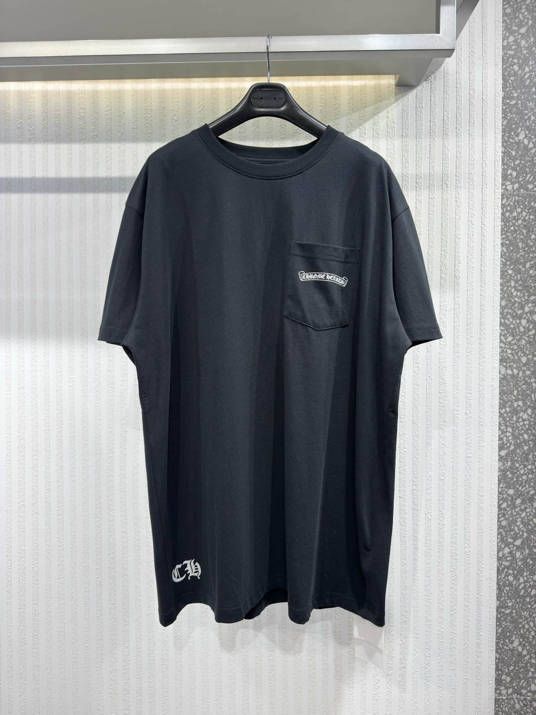 NO:778008,Chrome hearts Swallowtail print Tee CH rolling label on the front left chest CH on the bottom right front CH print printed inside the swallowtail shape on the lower back Product description Cotton Unisex Size S-L, Chrome hearts-clothing, chrome hearts, chrome hearts,19860909Chrome hearts 克羅心 燕尾印花 Tee CH滾動標籤在前面左胸 CH在右前方底部 背部下方燕尾形狀內印有CH印花 商品描述棉 男女同款 尺码S-L,克罗心-服装,chrome hearts,chrome hearts,,Women's clothing