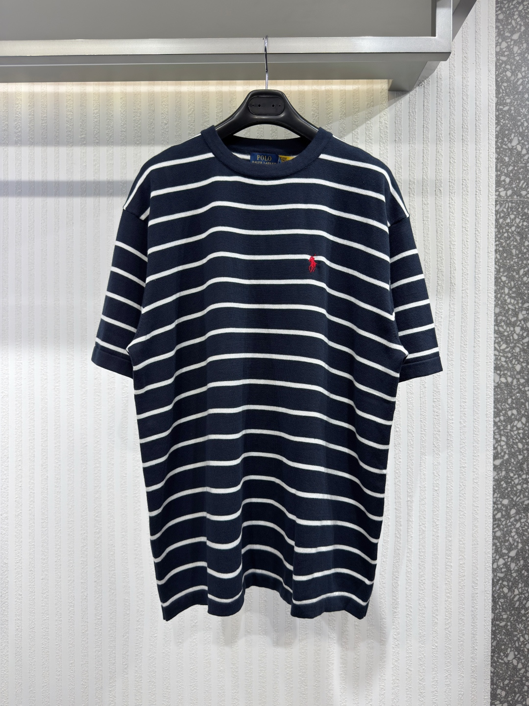 NO:820947,Polo Ralph Lauren knitted T-shirt revolve niche new style hot-selling embroidered pony plain short-sleeved T-shirt (knitted style) - black and white horizontal stripes size S-XL, men's clothing, louis vuitton, loro piana, T-shirt, tees, t-shirt,19860909Polo Ralph Lauren 针织T恤衫 revolve小众新款 热销刺绣小马素面短袖T恤(针织款)-黑白横条纹色 尺码S-XL,男装,louis vuitton,loro piana,T-shirt,tees，t-shirt,,Women's clothing