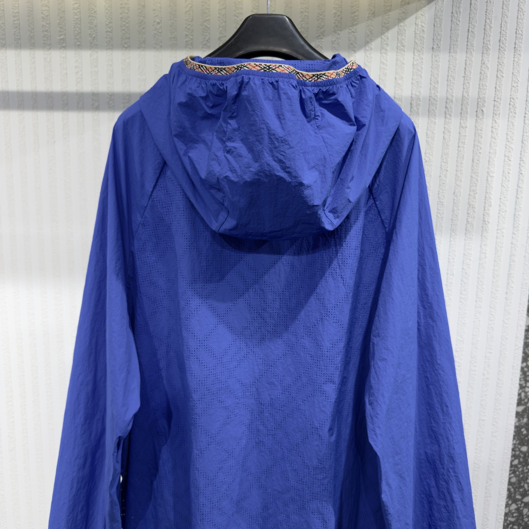 博柏利 Burberry 高级成衣风衣外套及大衣服饰 #E2A73CE5 4