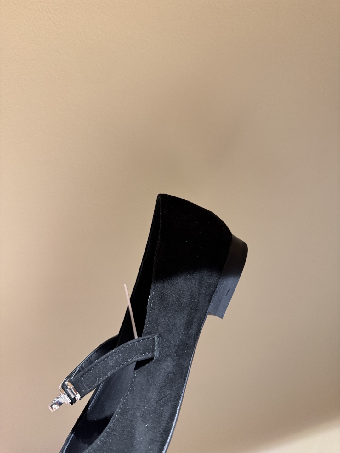 Newest Hermes Kelly Button in Emma Springs: Luxury Shoes with Golden Button - 图片 5