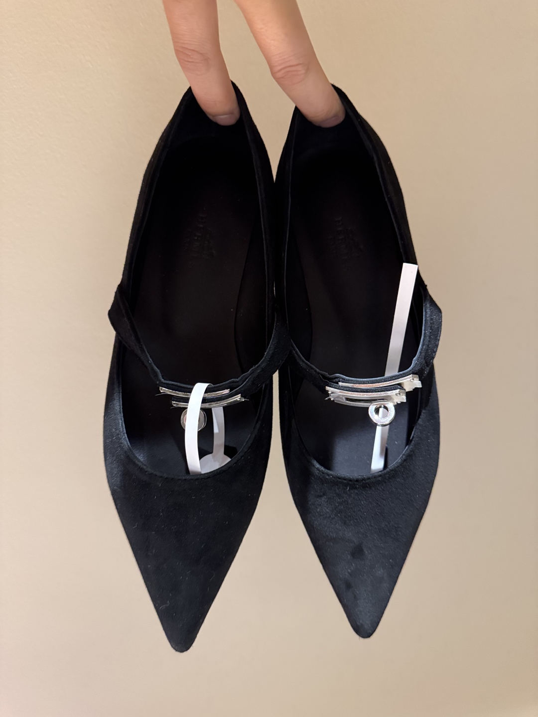 Newest Hermes Kelly Button in Emma Springs: Luxury Shoes with Golden Button - 图片 9
