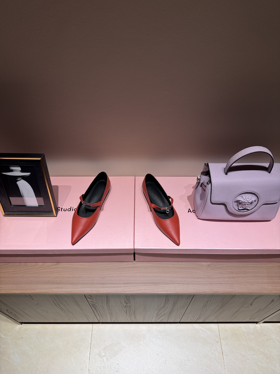 Newest Hermes Kelly Button in Emma Springs – High-Quality Luxury Shoes Collection - 图片 3