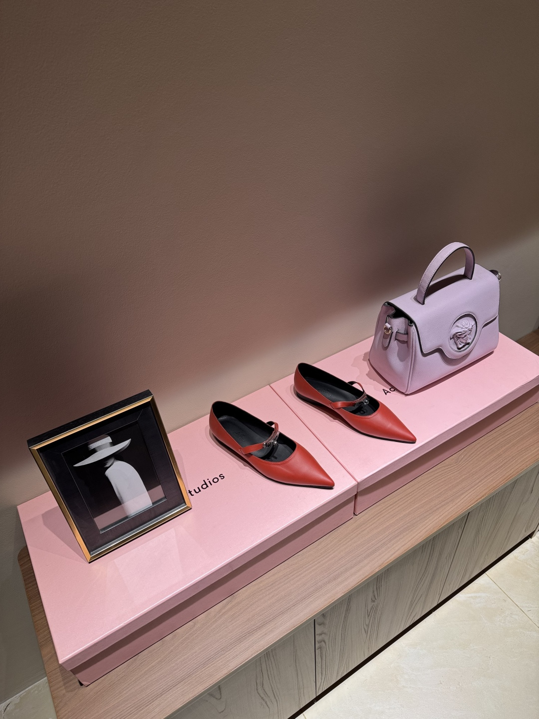 Newest Hermes Kelly Button in Emma Springs – High-Quality Luxury Shoes Collection