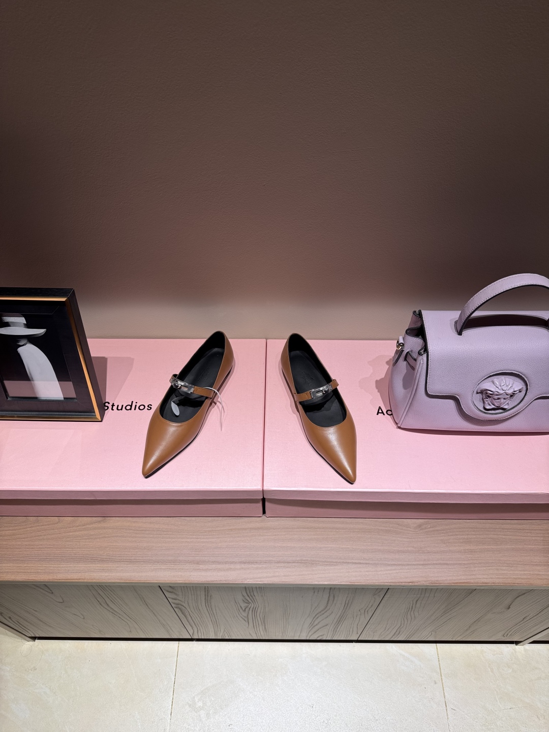 Newest Hermes Kelly Button in Emma Springs: Features, Materials, and Size Guide - 图片 3