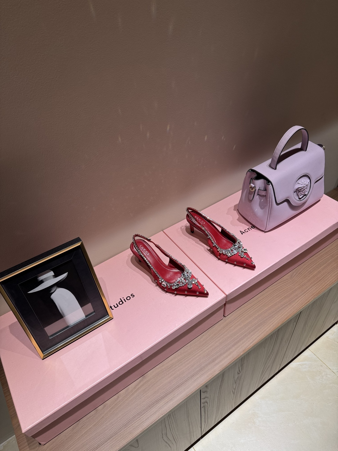 GUCCI 25S Nouveautés Printemps-Été Chaussures à talon en bambou Sandales à bride arrière Talons hauts Cuir verni importé + doublure en agneau