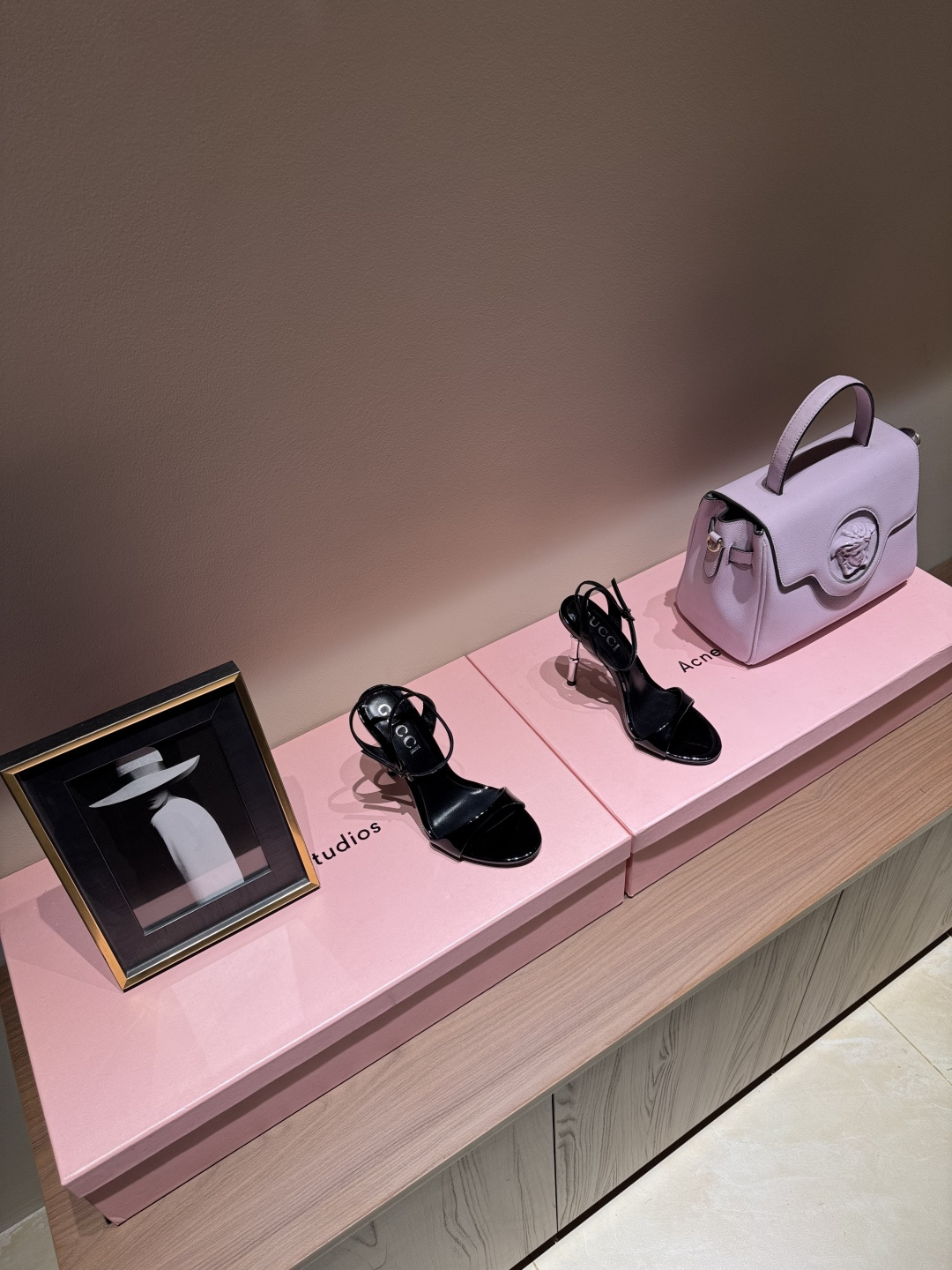 GUCCI 25S Nouveautés Printemps-Été Chaussures à talon en bambou Sandales à bride arrière Talons hauts Cuir verni importé + doublure en agneau