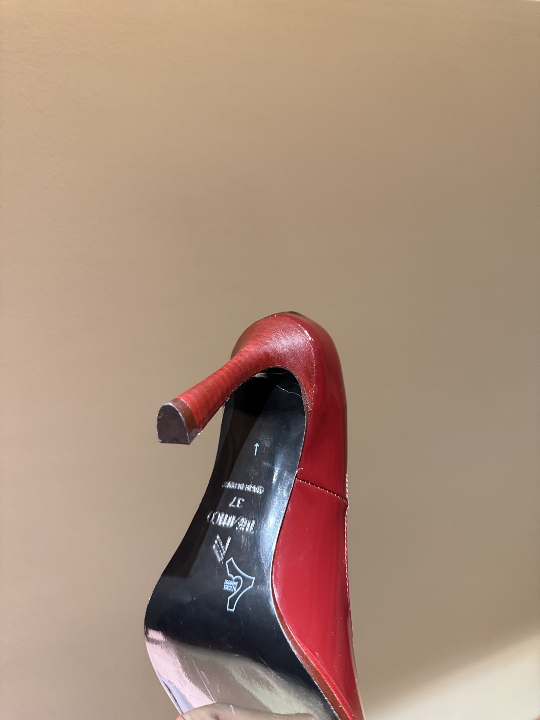 The Attico: Italian Luxury Fashion Brand with Retro-Inspired Designs and Impressive Style - 图片 7
