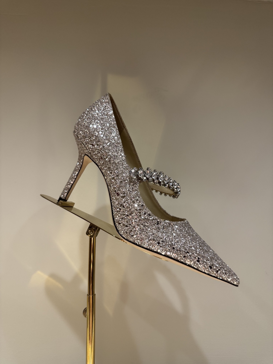 Review: Jimmy Choo’s Glitter Heels – Comfortable, Stylish, and Customizable Sizes