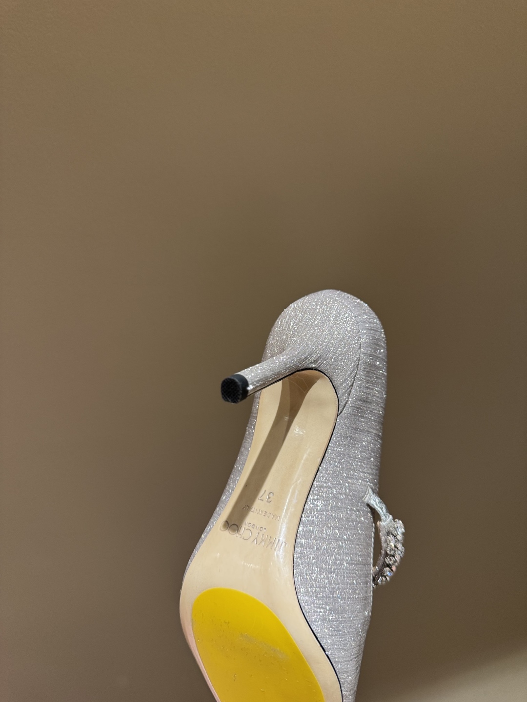 Review: Jimmy Choo’s Glitter Heels – Comfortable and Stylish High-Quality Shoes - 图片 7