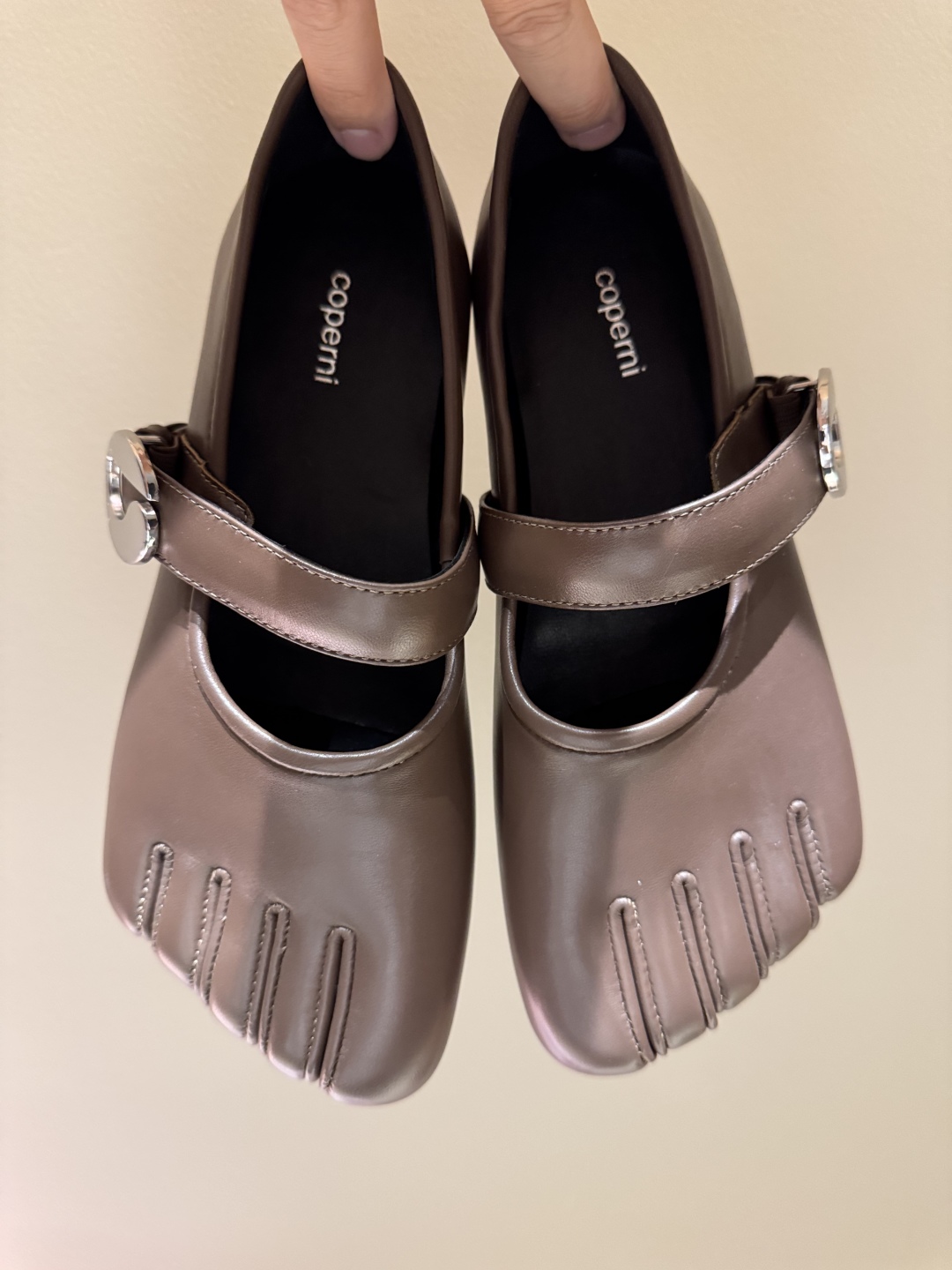 “696coperni Five-Footed Thin Sole Ballet Shoes with Personal Toe Design in Cattle and Sheepskin”