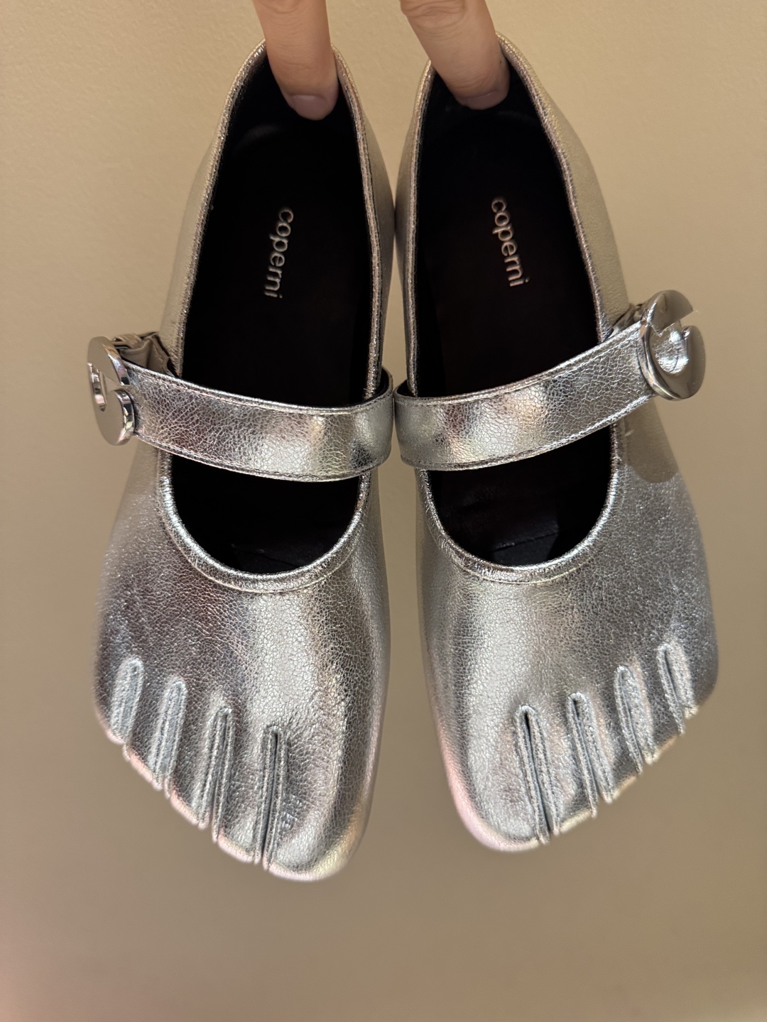 “Coperni Five-Footed Thin Bottom Ballet Shoes: Unique Design with Cattle and Sheepskin, Rubber Sole, Size 35-41” - 图片 1
